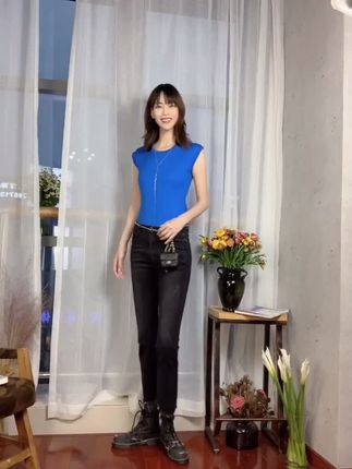 好久不见，假笑来一个😬😬😬